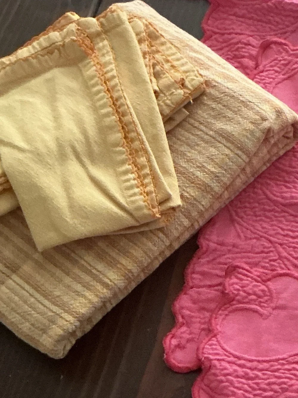 Vintage Tablecloth/Dinner Napkin Set
